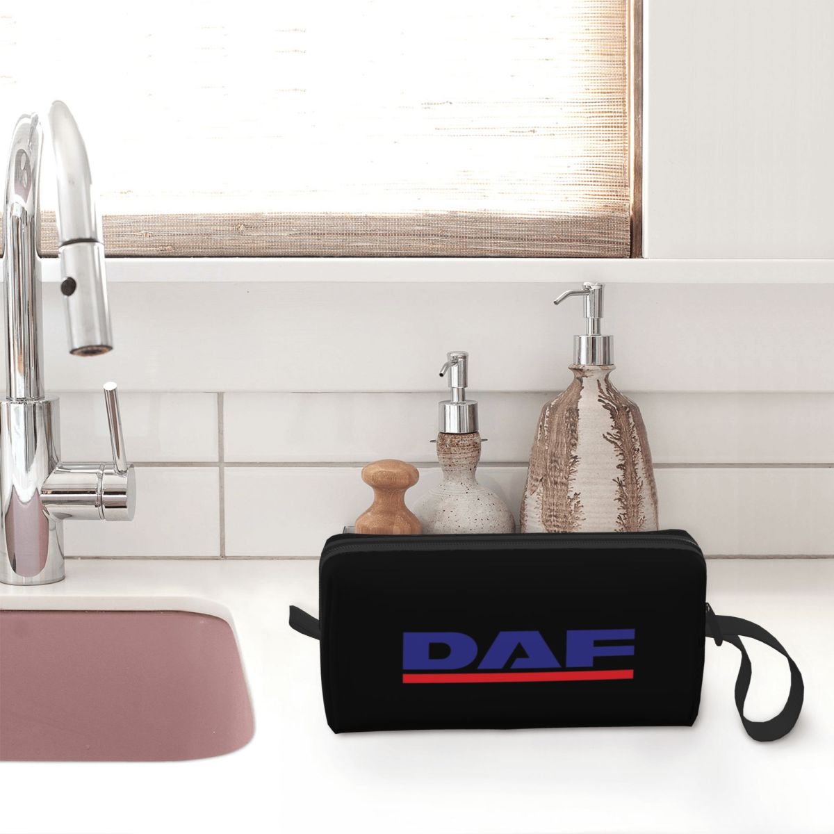 DAF Red Design Best Logo Makeu – Beauty Makeup Logo Design recenzja i cena