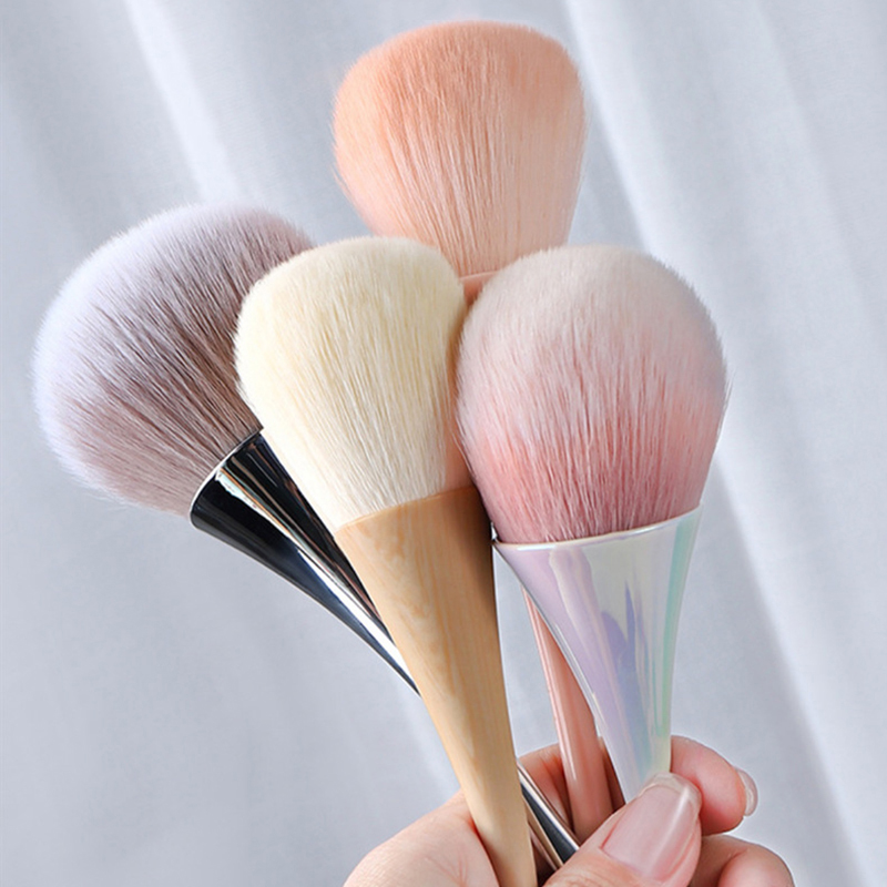 Dust Cleaning Nail Brush Manic – Beauty Flower Makeup recenzja i cena